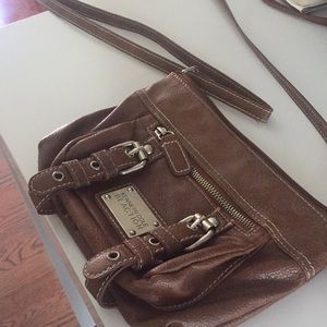 Kennith Cole reaction cross body bag